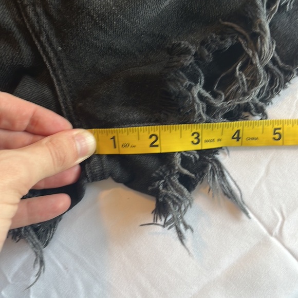 $210 FRAME Size 24 Le Original Distressed Raw Hem Jean Denim Shorts EUC - Picture 5 of 12